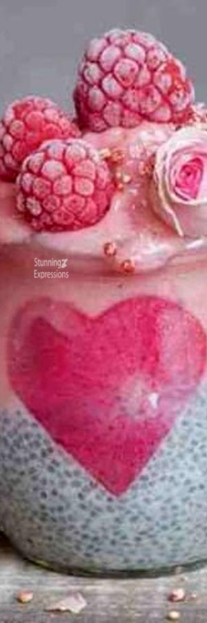 Smoothies with flowers